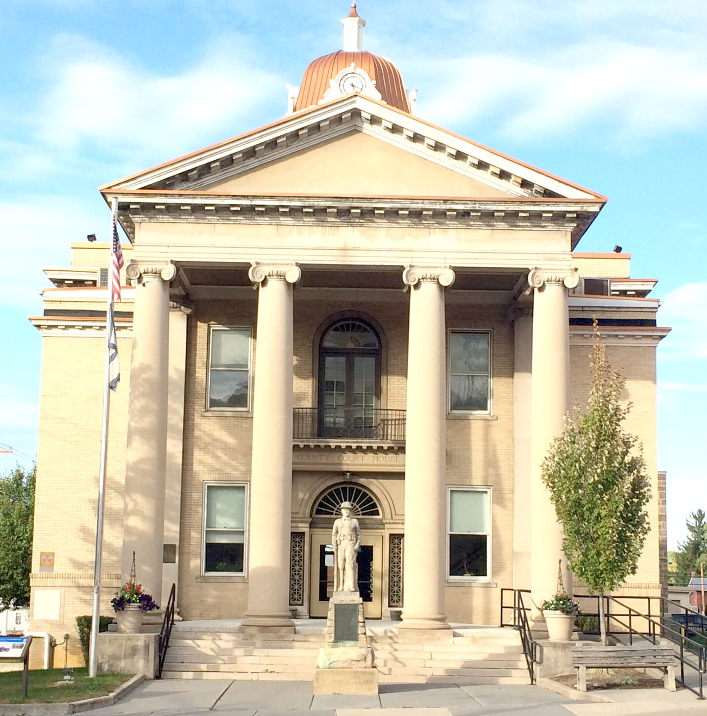 Hampshire County Courthouse